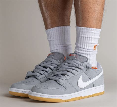 Nike sb dunk low gum